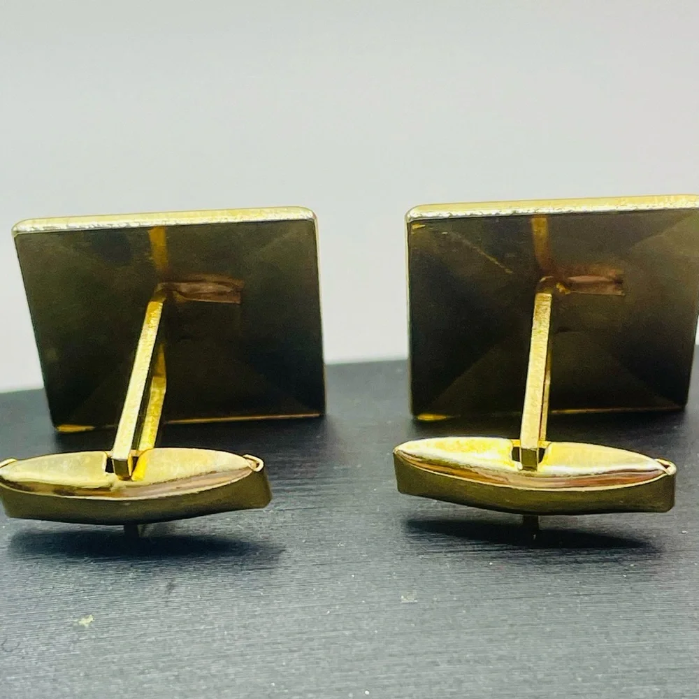 Vintage Gold Tone Split Scroll Design Square Cufflinks - Classic Men's Accessory